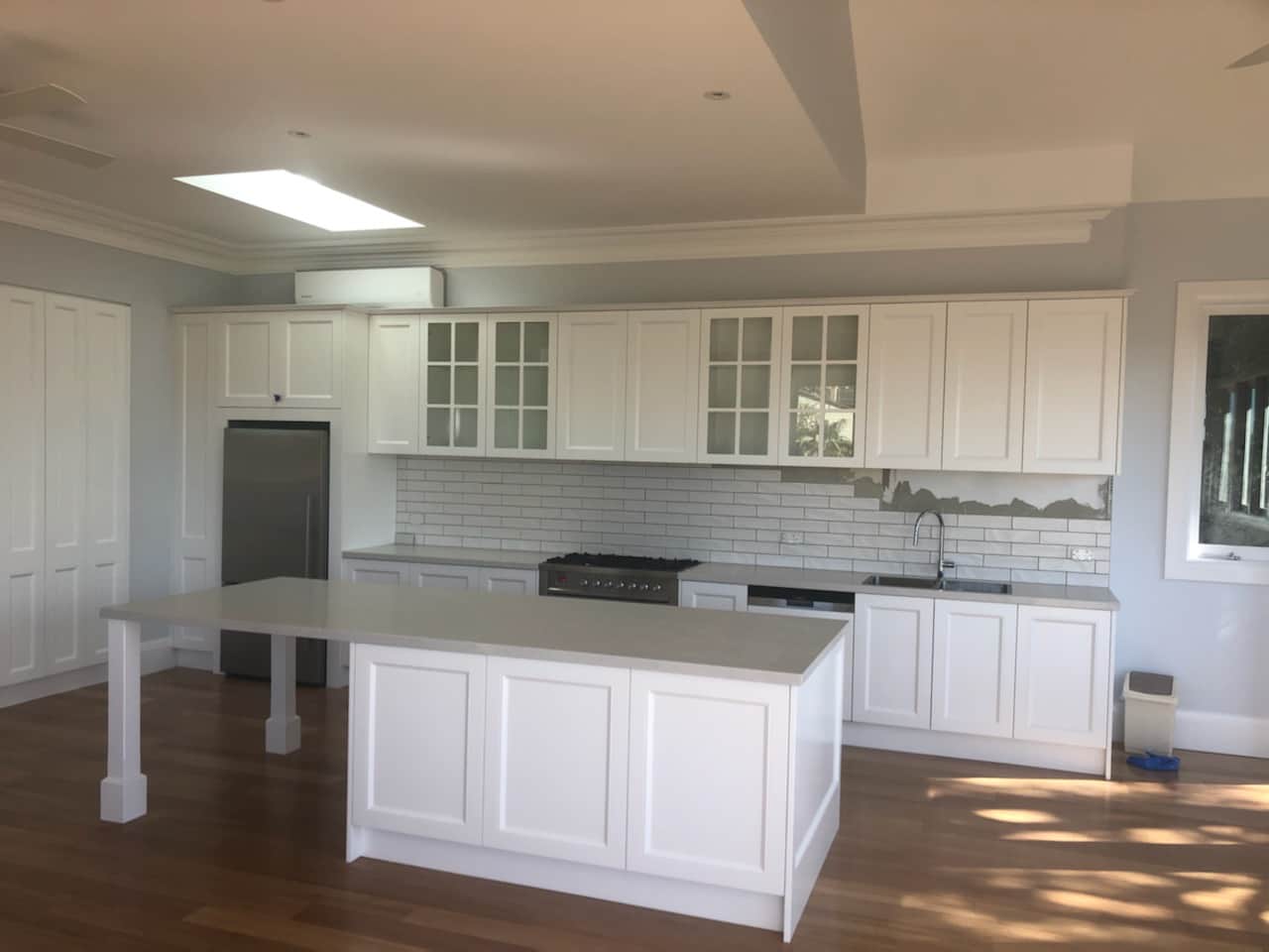 white shaker kitchen