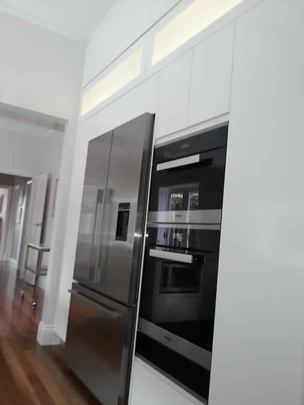 white handleless kitchen
