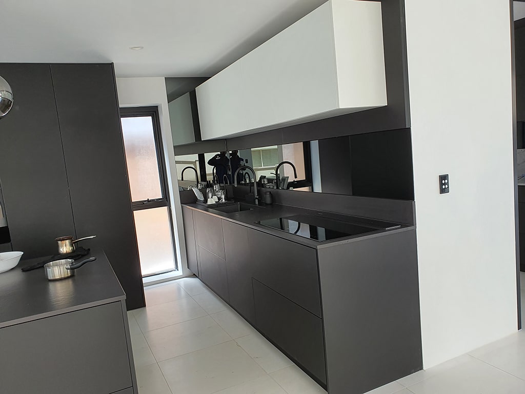 Black and White Kitchen