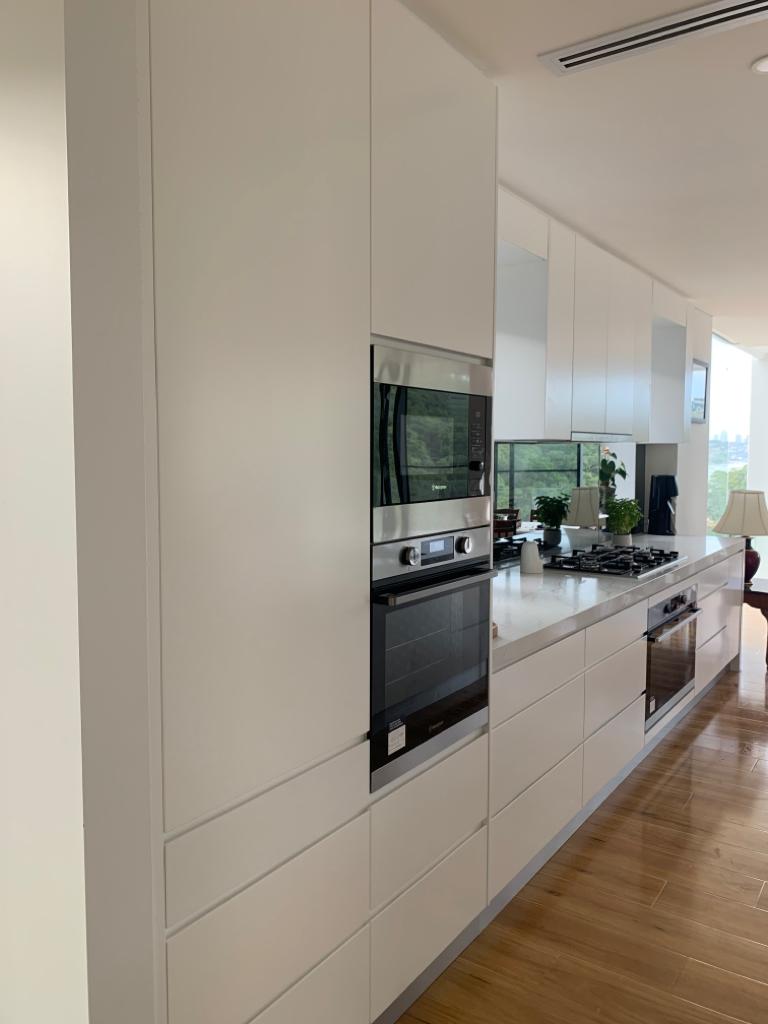 grey benchtop kitchen